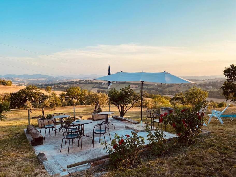 Villa Ginevri, La Casa Vacanze Immersa Nel Verde Mondavio Extérieur photo